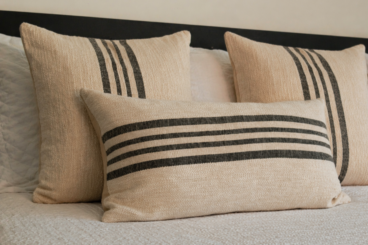 Almofada Jaya 35x70cm | Off White + Carvão